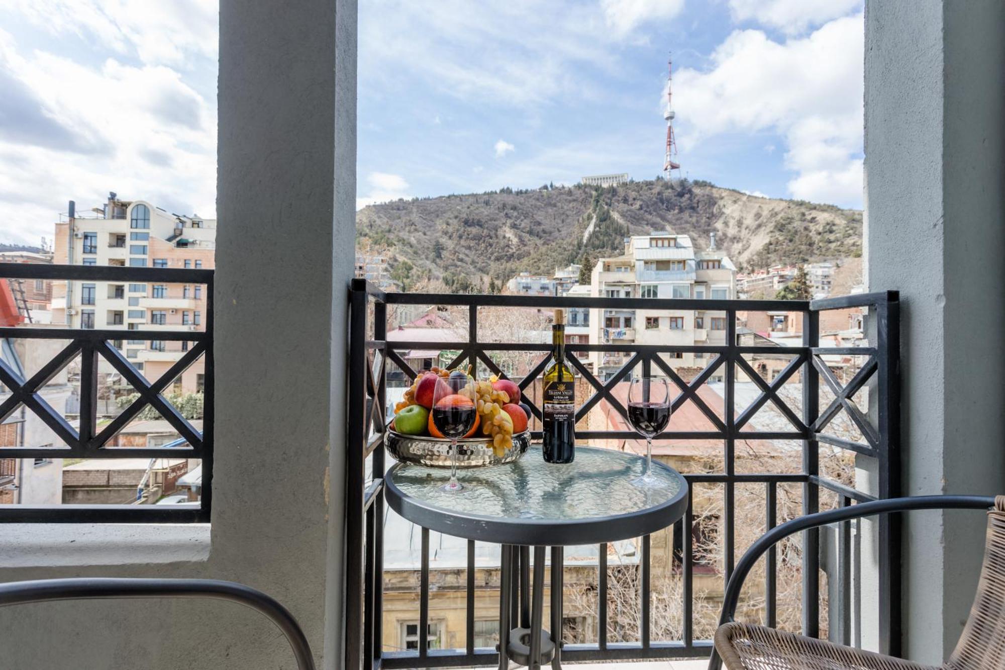 The Grand Apartment Tbilisi Exterior foto